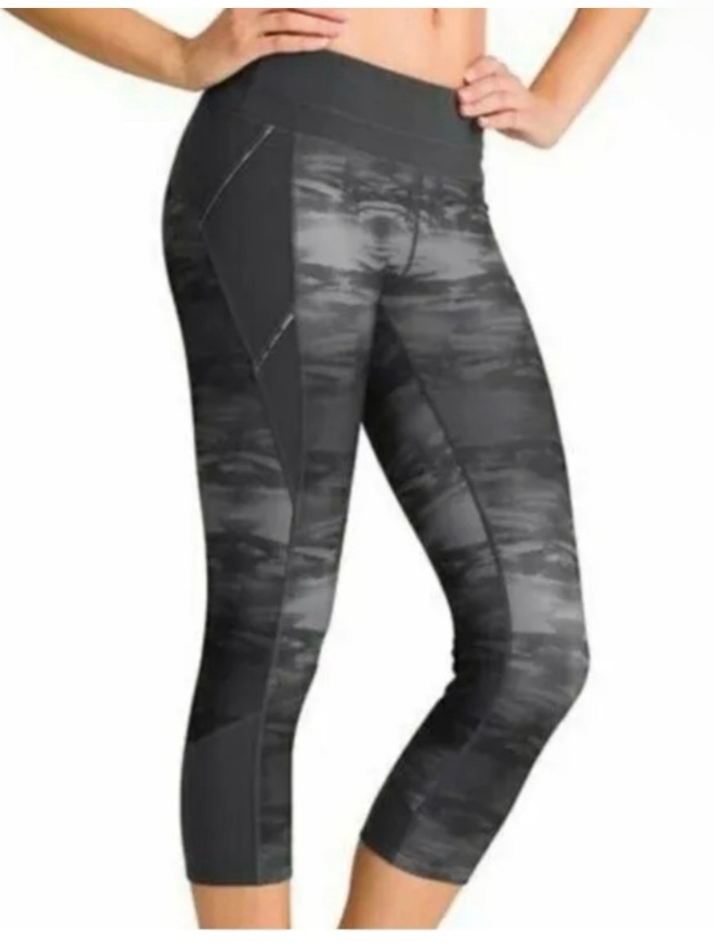 Athleta Performance Capri Leggings - Black Camo Sz M